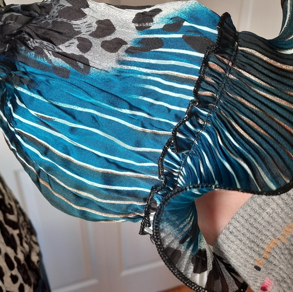 Fabulous teal blouse - Picture 5 of 6